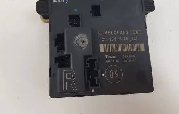 Mercedes-Benz E W211 Door control unit/module 2118201626