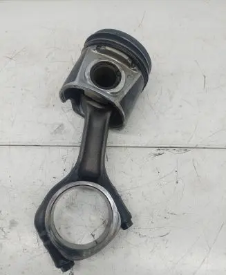 Iveco Daily 4th gen Piston with connecting rod