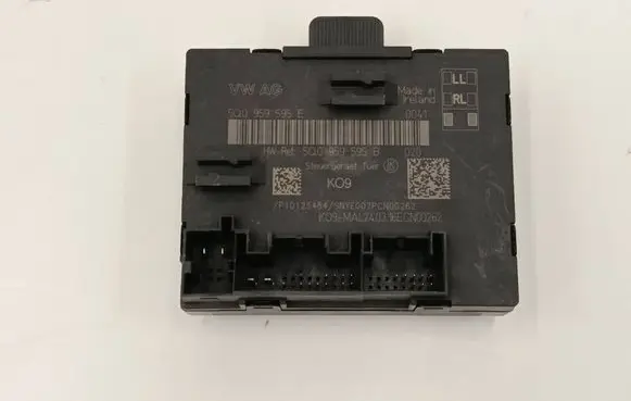 Audi A3 S3 8V Door control unit/module 5Q0959595E 5Q0959595B