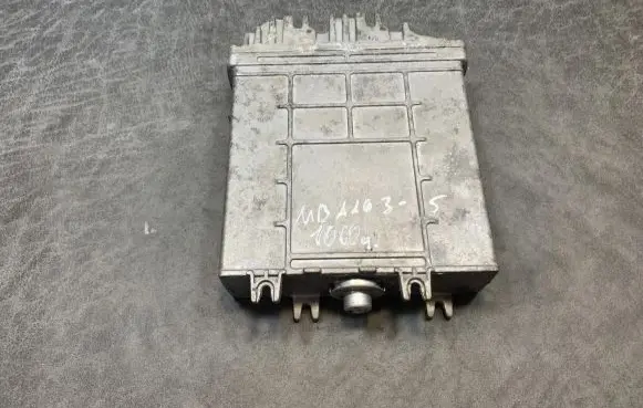 Audi A4 S4 B5 8D Engine control unit/module 0281001425