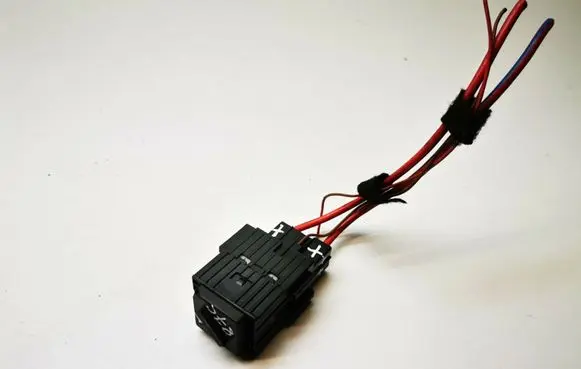 BMW 1 E82 E88 Other relay 6939890