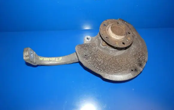 Mercedes-Benz C W205 Front wheel hub 