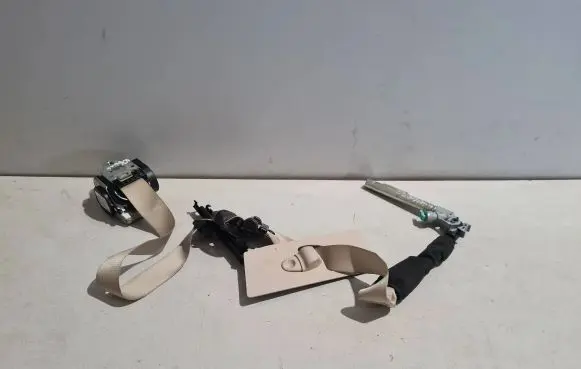 Maserati Ghibli Front seatbelt 628443800