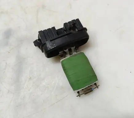 Volkswagen II LT Heater blower motor/fan resistor 