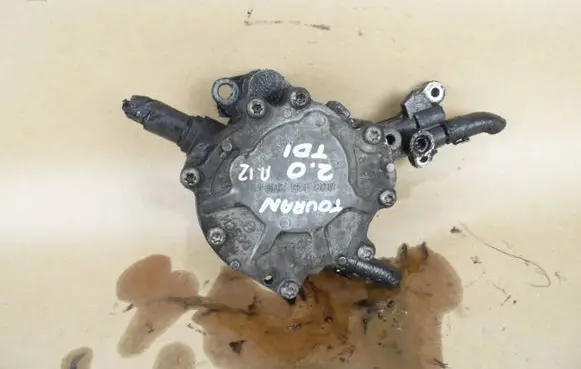Volkswagen Touran I Vacuum pump 038145209C