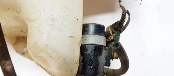Honda HR-V Windscreen/windshield washer pump