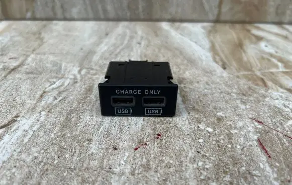 Maserati Levante USB socket connector 61571C1836 670037782