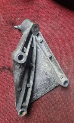 Renault Laguna II Gearbox mounting bracket 8200000023B