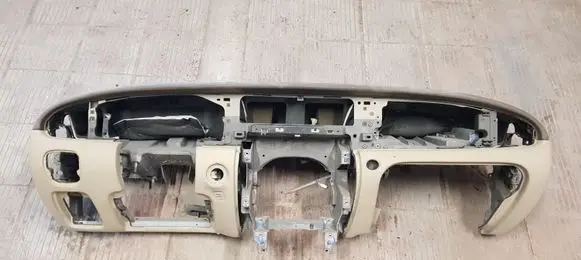Jaguar XJ X350 Dashboard