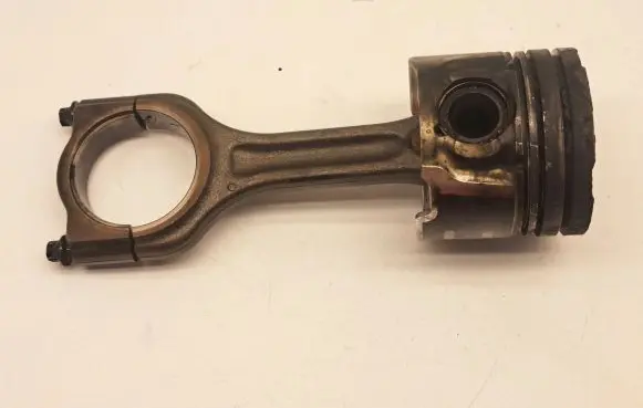 Volvo V50 Piston with connecting rod