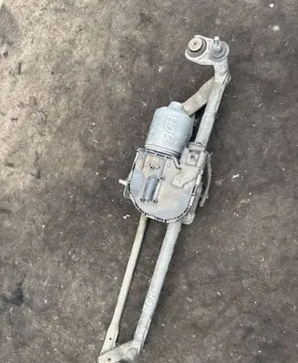 Front wiper linkage and motor