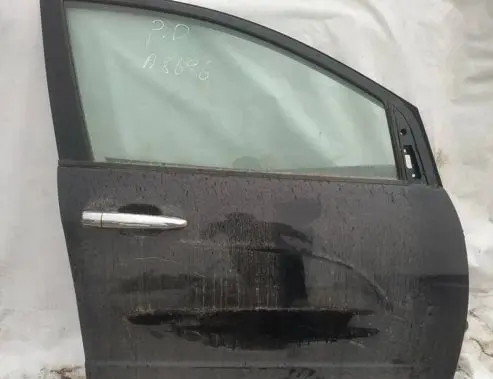 Subaru B9 Tribeca Front door juodos