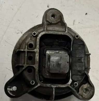 BMW 5 F10 F11 Engine mount bracket 139811