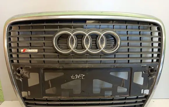 Audi A6 S6 C6 4F Front bumper upper radiator grill 4F0853651