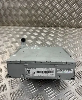 Volkswagen Touareg II Radio/CD/DVD/GPS head unit 4G0035061Q