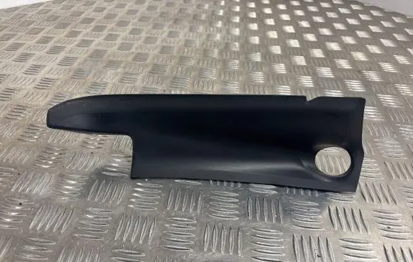 Peugeot 3008 I Rear/tail light trim molding 9670553380