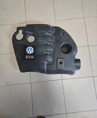 Volkswagen PASSAT B5.5 Engine cover (trim) 0134272 054682A