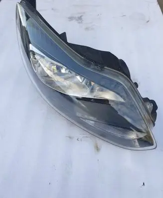 Ford Focus Headlight/headlamp BM5113W029A BM5113D154