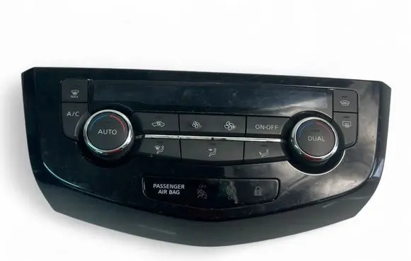 Nissan Qashqai Interior fan control switch 275004EA1A