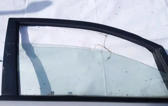 Mazda Premacy Front door window glass four-door