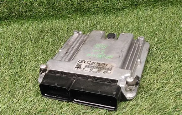Audi A4 S4 B7 8E 8H Engine control unit/module ECU 8E0910115Q 8E0907115D 0261S02362