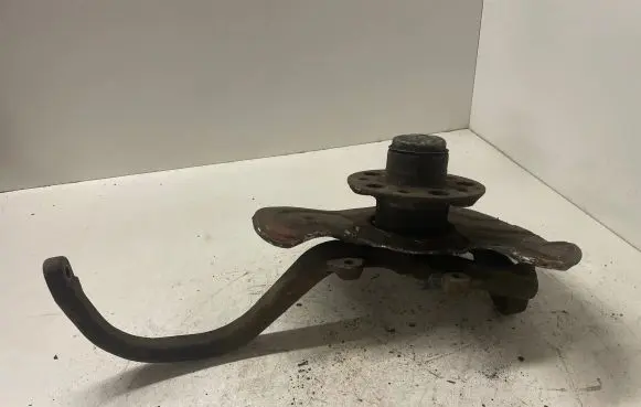 Mercedes-Benz E W211 Front wheel hub