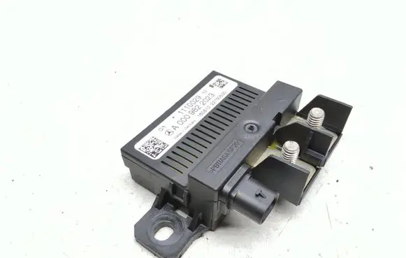 Mercedes-Benz C W204 Charging relay A0009822023