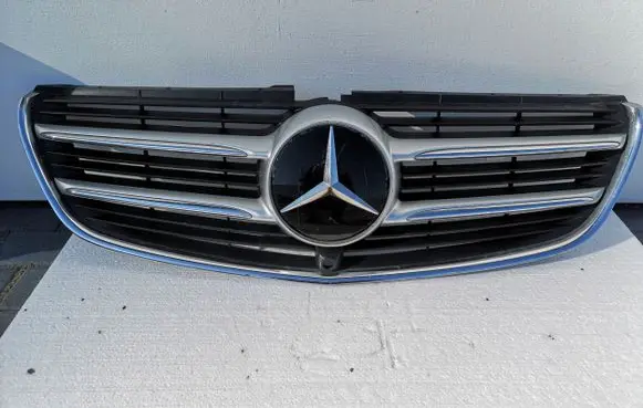 Mercedes-Benz Vito Viano W447 ACC Distronic radar sensor grill/trim 4478880123