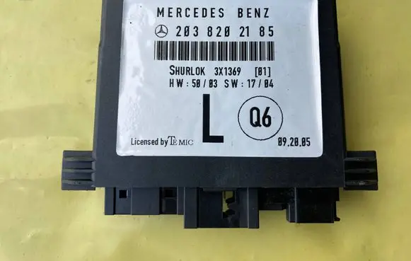 Mercedes-Benz C W203 Door control unit/module A2038202185