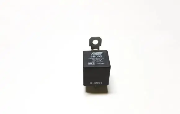 Suzuki XL7 I Hazard warning light relay 5B003 020288