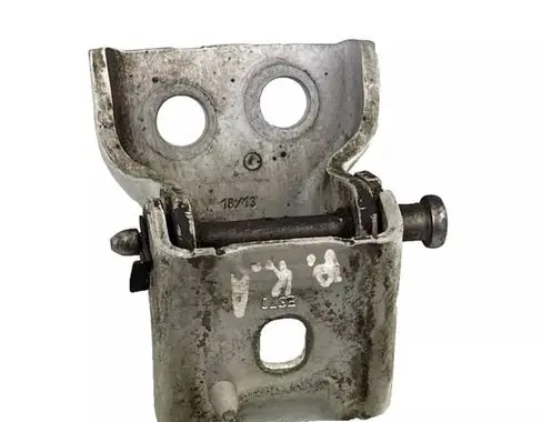 Peugeot 508 Front door lower hinge A075091