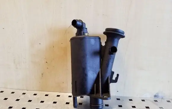 Volvo S40, V40 Oil breather separator 8200082486