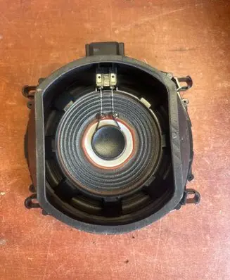 BMW X6 F16 Subwoofer speaker 9247484 18353410