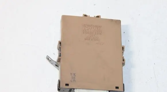 Toyota Prius (XW20) Gateway control module 8911147050 2324005290