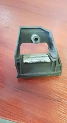 BMW 5 E39 Radiator mount bracket 1737707