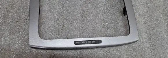 Volkswagen PASSAT B6 Radio/GPS head unit trim 
