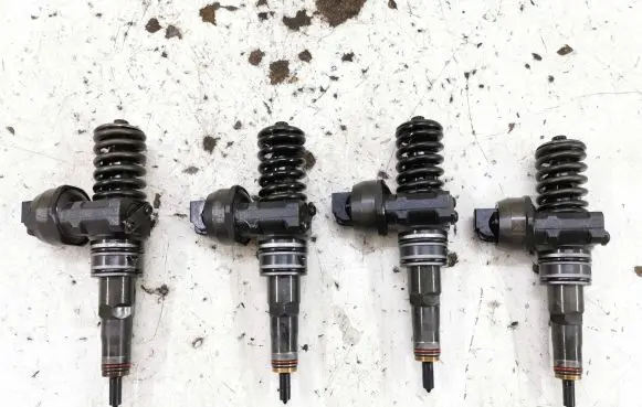 Skoda Octavia Mk2 (1Z) Fuel injectors set 038130073AG