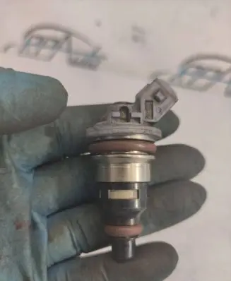 Ford Galaxy Fuel injector 95WFAC 569082801