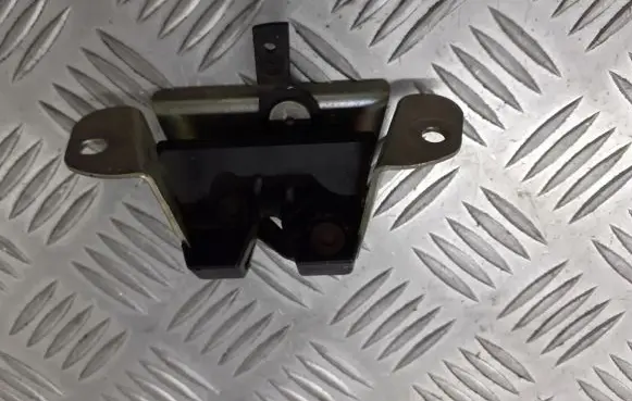 Peugeot 107 Tailgate exterior lock 69350-0H010