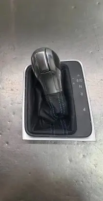 Volkswagen e-Golf Gear lever shifter trim leather/knob 5G1713203P