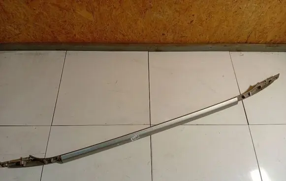 Toyota Avensis T250 Roof bar rail 