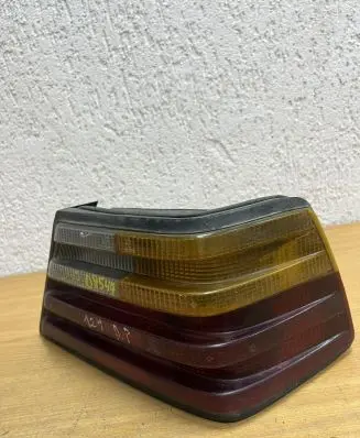 Mercedes-Benz E W124 Rear/tail lights 53378R23 D8547