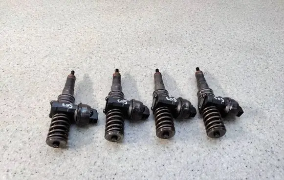 Fuel injector