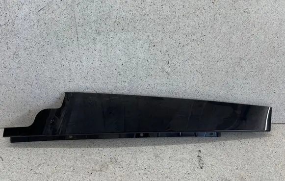 Jeep Compass Front door glass trim molding 68242466AC 66195
