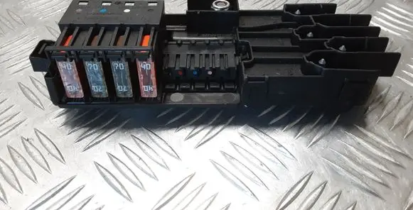 Mercedes-Benz ML W164 Fuse module 2115452601