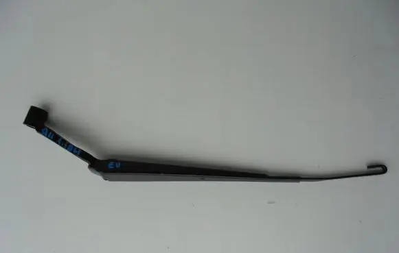 Nissan Qashqai Front wiper blade arm