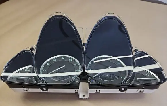 Mercedes-Benz SL R230 Speedometer (instrument cluster) A2305400023 2305400023 A2305403147