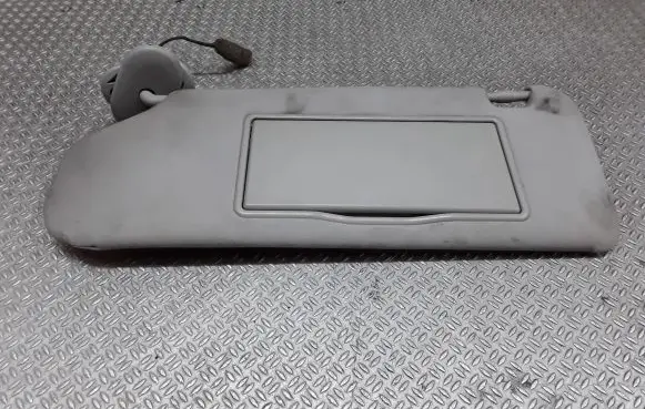 Toyota Avensis T250 Sun visor