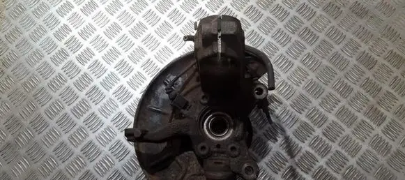 Volkswagen Golf V Front wheel hub