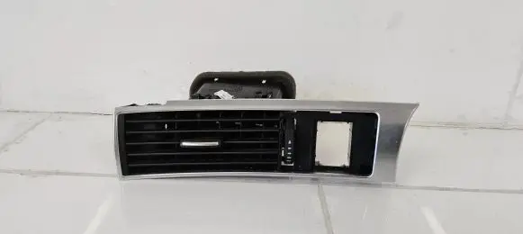 Audi A6 S6 C6 4F Dashboard side air vent grill/cover trim 4F1820901D